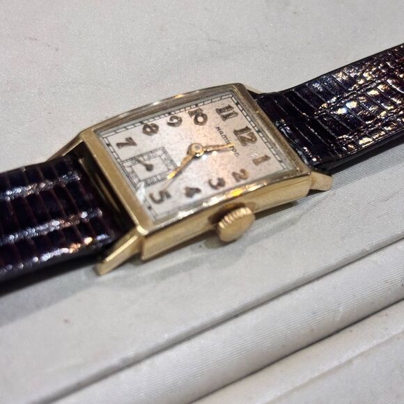 Vintage Hamilton 14K Yellow Gold Watch – Caliber 982M (Circa 1940s–50s) - Picture 7 of 9